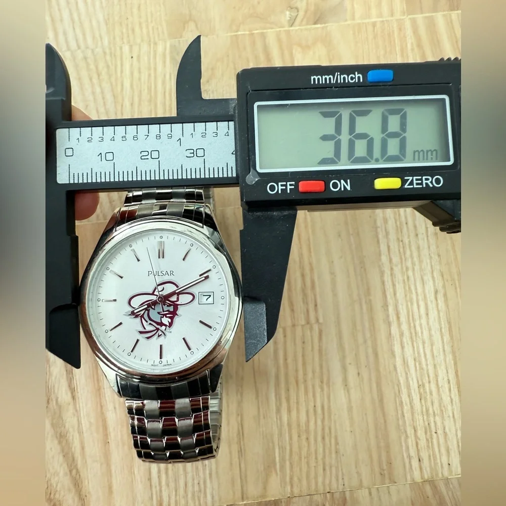 Pulsar mens eastern Kentucky colonels stainless steel watch NEW BATTERY